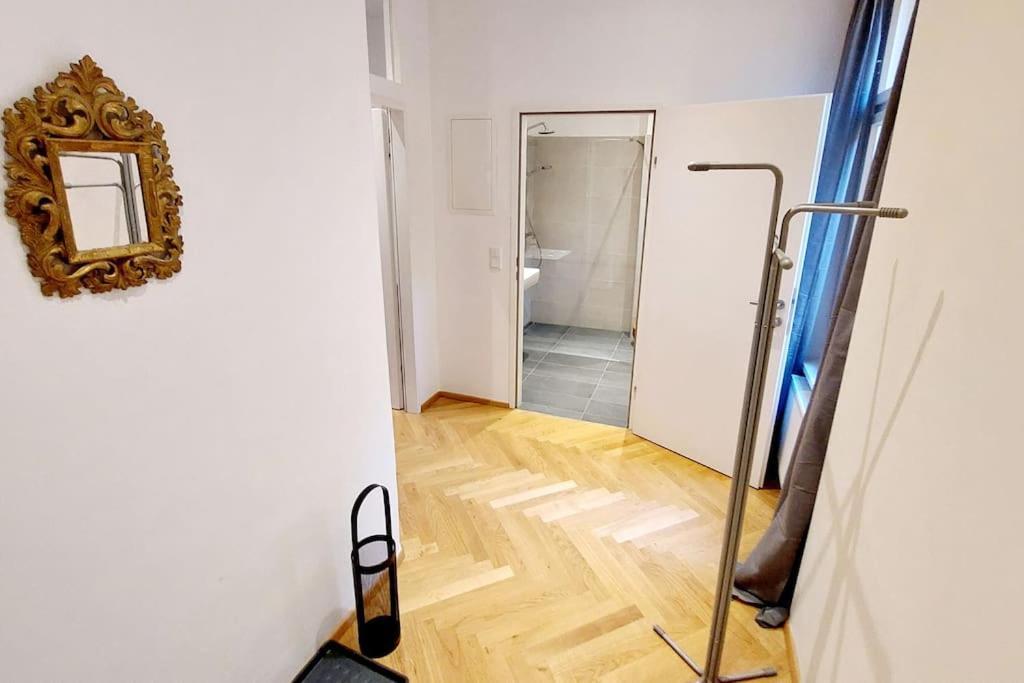 Apartment Homelystay - Downtown App *